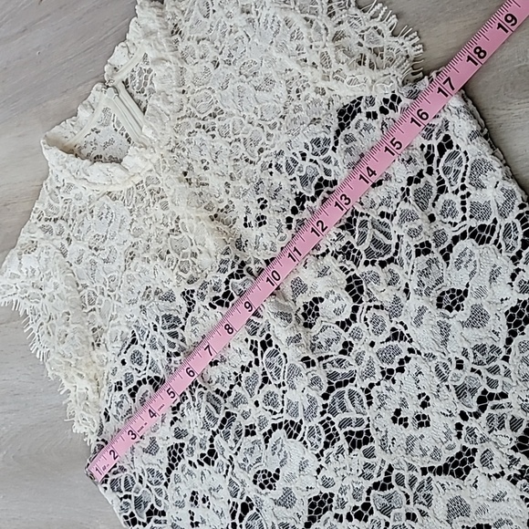 EUC WHBM black and white lacey top size 6 - Picture 4 of 6